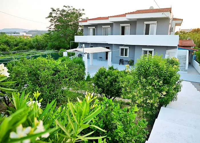 Karmik Concept Bed & Breakfast Afando